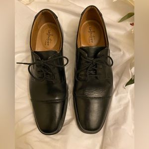 Collection by Clark’s. Men’s dress shoe. Size 9.5.